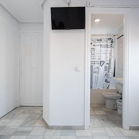 Hostal Alicia San Pedro de Alcántara Екстериор снимка